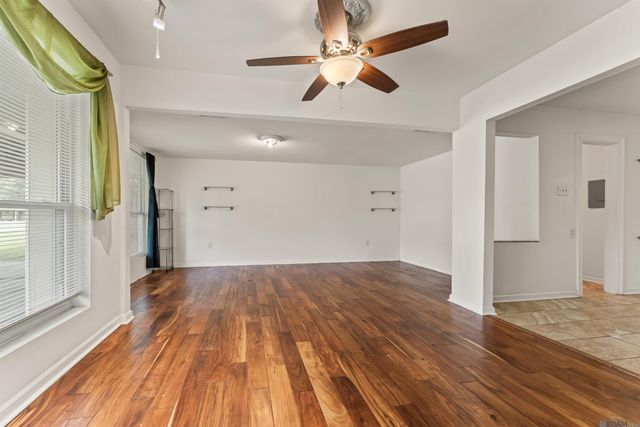 564 E Bolivar Dr, Baton Rouge, LA 70819