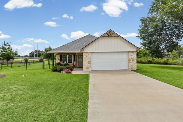 228 Mill Street, Emory, TX 75440