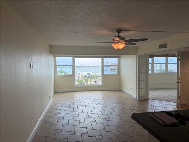 33 S GULFSTREAM AVENUE 1001, Sarasota, FL 34236