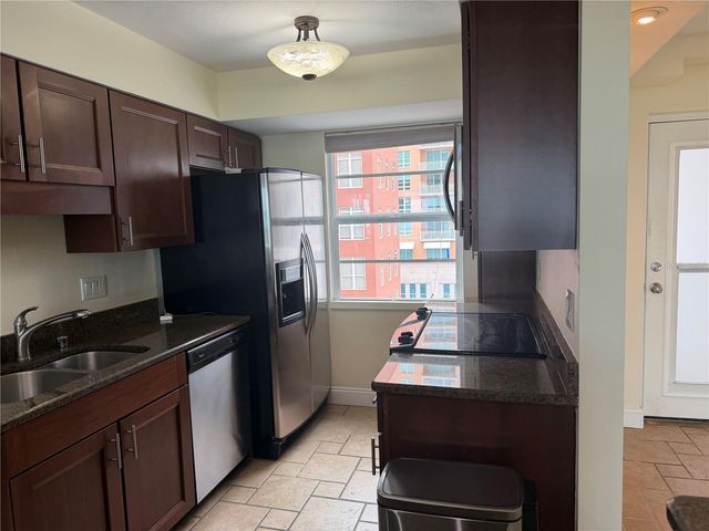 33 S GULFSTREAM AVENUE 1001, Sarasota, FL 34236