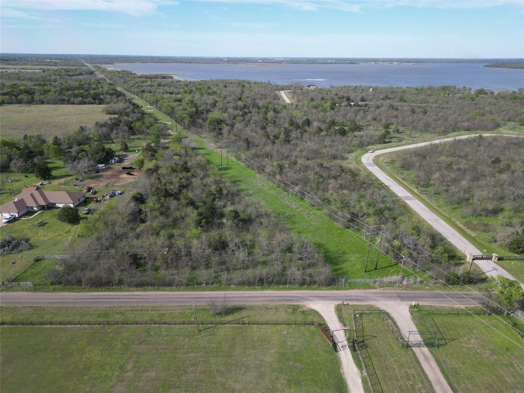 8013 Big Water Lane, Kemp, TX 75143