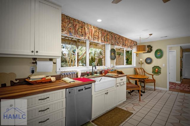 226 Billy Harris Point, Midway, GA 31320