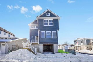 10 8th Avenue, East Rockaway, NY 11518