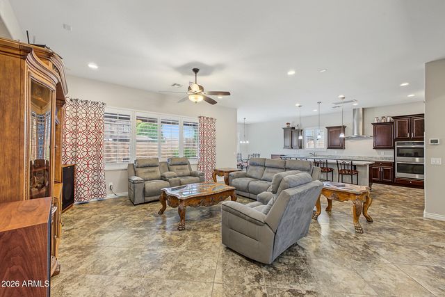 2052 S NAVAJO Court, Chandler, AZ 85286