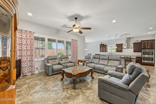 2052 S NAVAJO Court, Chandler, AZ 85286