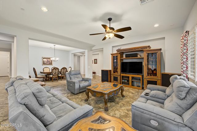 2052 S NAVAJO Court, Chandler, AZ 85286