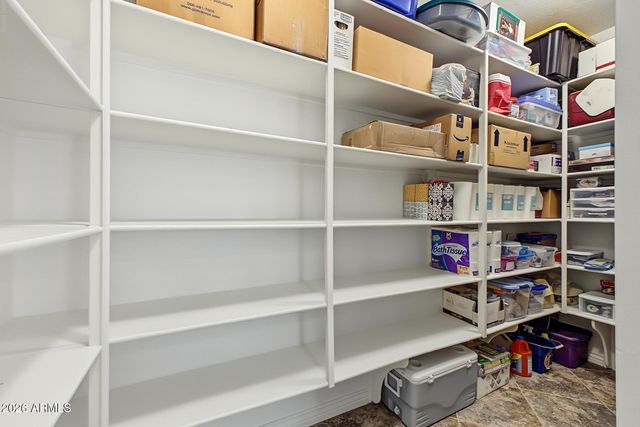 2052 S NAVAJO Court, Chandler, AZ 85286