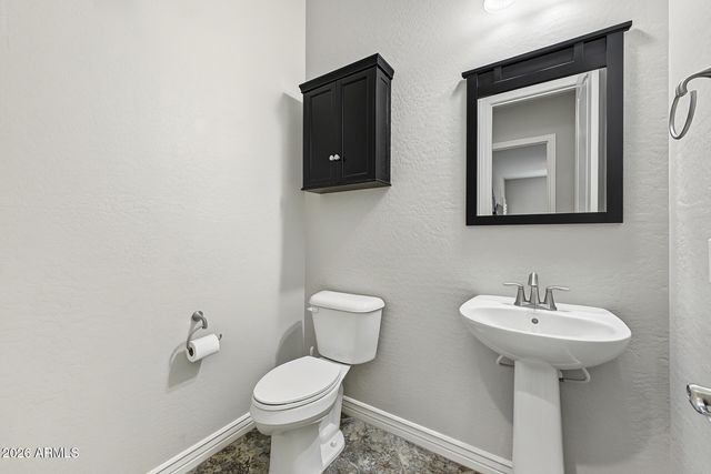2052 S NAVAJO Court, Chandler, AZ 85286