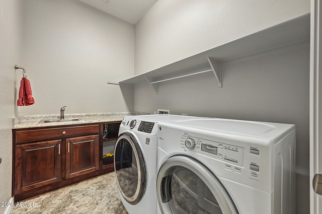 2052 S NAVAJO Court, Chandler, AZ 85286