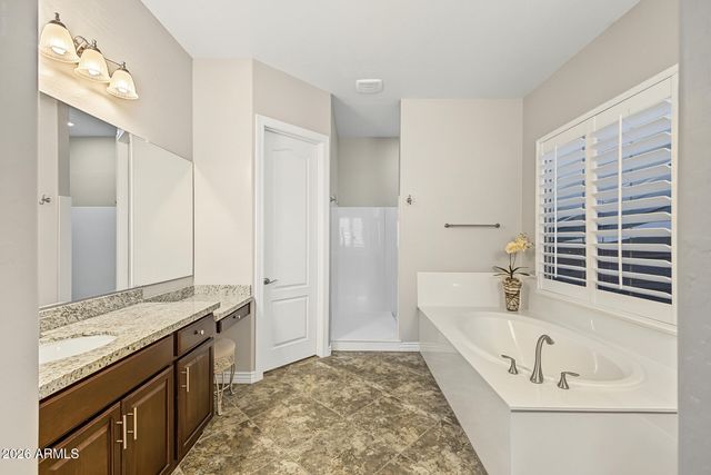 2052 S NAVAJO Court, Chandler, AZ 85286