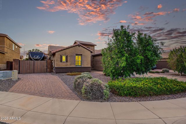 2052 S NAVAJO Court, Chandler, AZ 85286