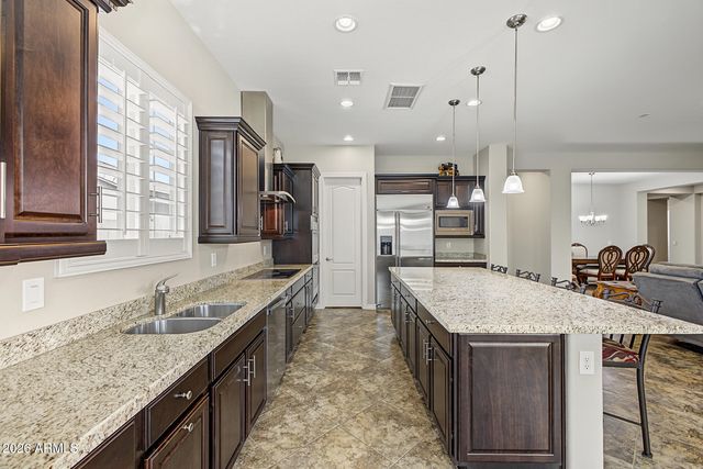 2052 S NAVAJO Court, Chandler, AZ 85286