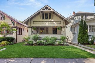 735 Gunderson Avenue, Oak Park, IL 60304