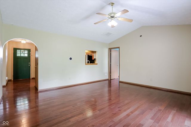 988 Canary Creek Drive, Franklin, IN 46131
