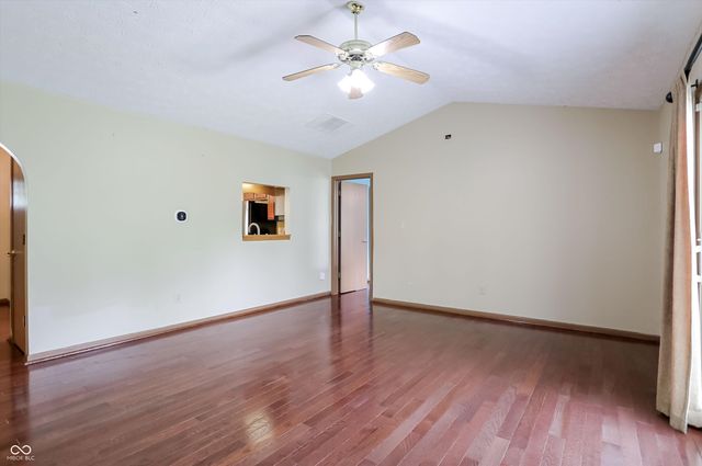 988 Canary Creek Drive, Franklin, IN 46131