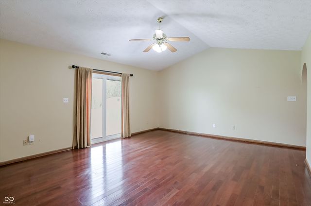 988 Canary Creek Drive, Franklin, IN 46131