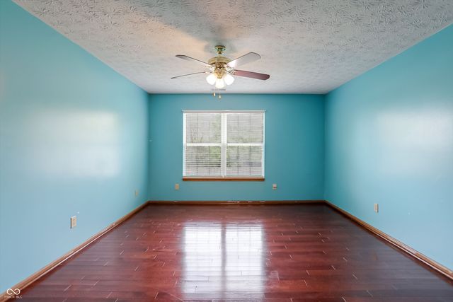 988 Canary Creek Drive, Franklin, IN 46131