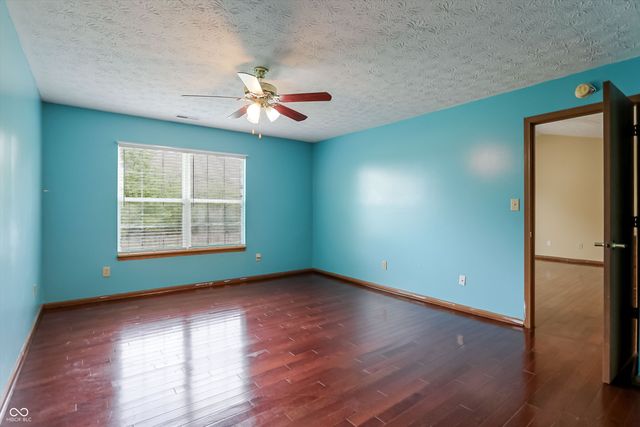 988 Canary Creek Drive, Franklin, IN 46131