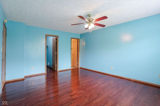 988 Canary Creek Drive, Franklin, IN 46131