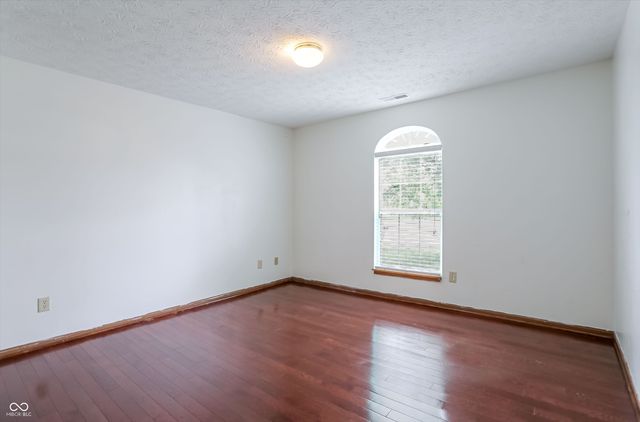 988 Canary Creek Drive, Franklin, IN 46131