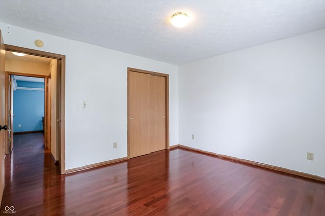 988 Canary Creek Drive, Franklin, IN 46131