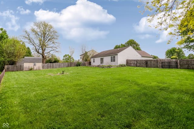 988 Canary Creek Drive, Franklin, IN 46131