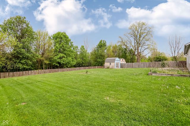 988 Canary Creek Drive, Franklin, IN 46131