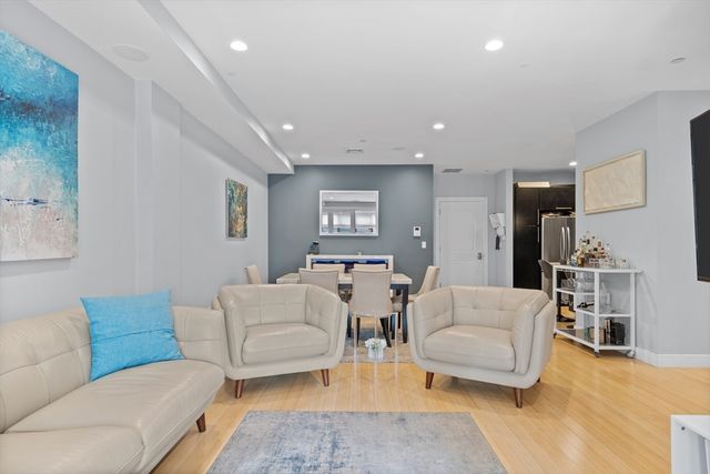 152 Old Colony 9, Boston, MA 02127