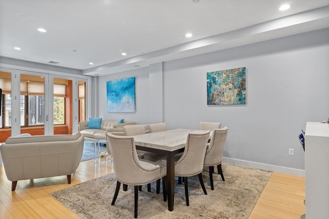 152 Old Colony 9, Boston, MA 02127