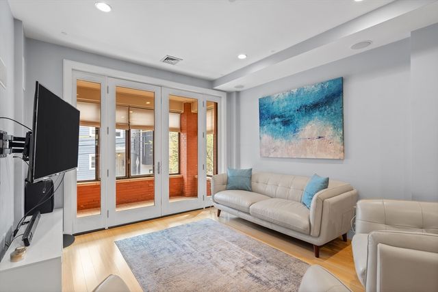152 Old Colony 9, Boston, MA 02127