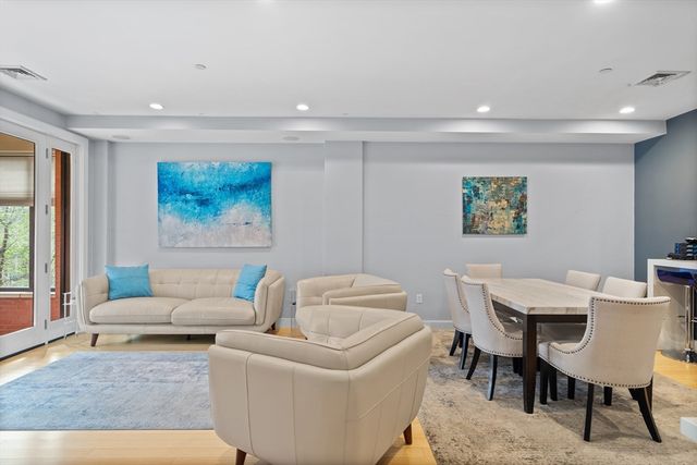 152 Old Colony 9, Boston, MA 02127