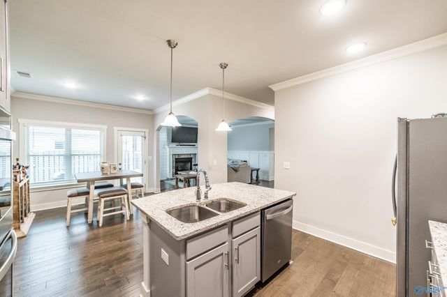 6 Desert Oak Court, Huntsville, AL 35824