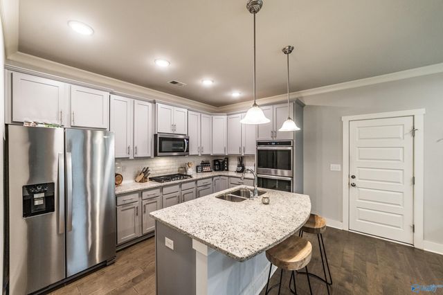 6 Desert Oak Court, Huntsville, AL 35824