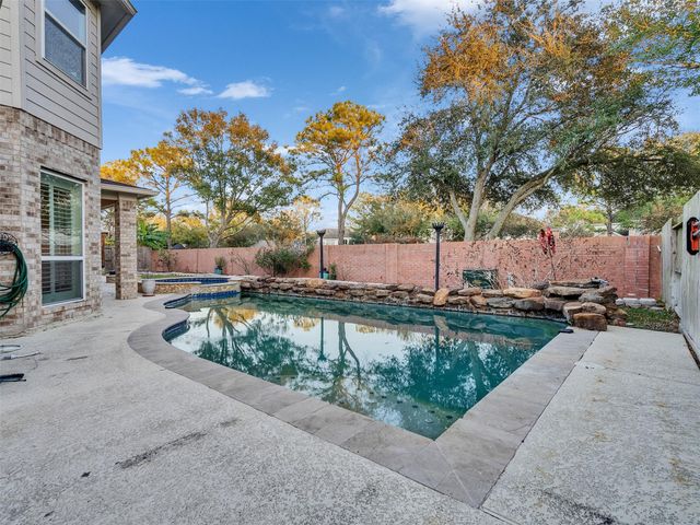 2407 Beacon Pointe, Pearland, TX 77584