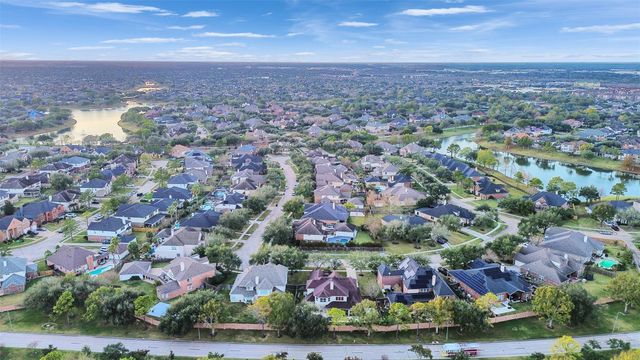 2407 Beacon Pointe, Pearland, TX 77584