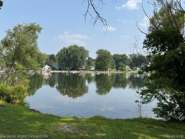 6764 Grand Beach Drive, Brighton, MI 48114