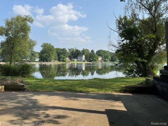 6764 Grand Beach Drive, Brighton, MI 48114