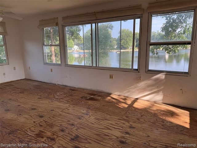 6764 Grand Beach Drive, Brighton, MI 48114