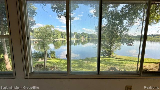 6764 Grand Beach Drive, Brighton, MI 48114