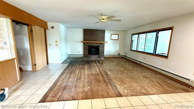 6764 Grand Beach Drive, Brighton, MI 48114