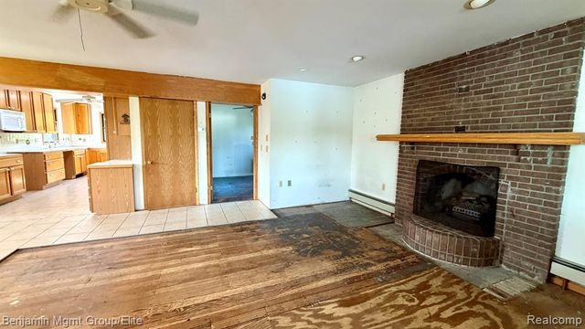 6764 Grand Beach Drive, Brighton, MI 48114