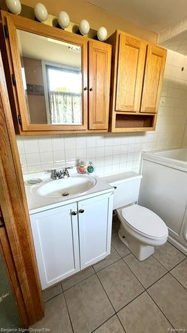 6764 Grand Beach Drive, Brighton, MI 48114