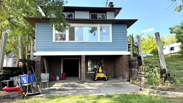 6764 Grand Beach Drive, Brighton, MI 48114