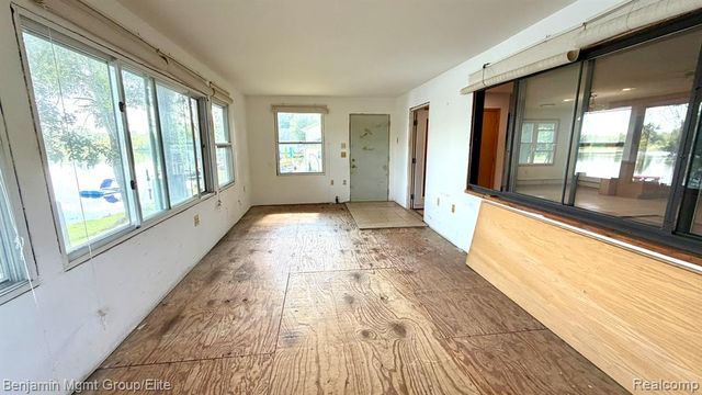 6764 Grand Beach Drive, Brighton, MI 48114