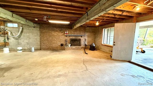 6764 Grand Beach Drive, Brighton, MI 48114