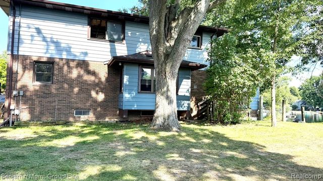 6764 Grand Beach Drive, Brighton, MI 48114