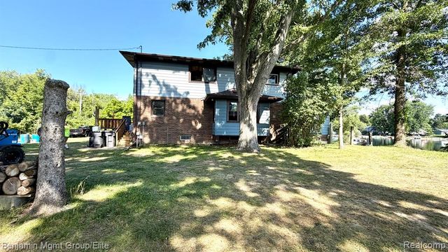 6764 Grand Beach Drive, Brighton, MI 48114