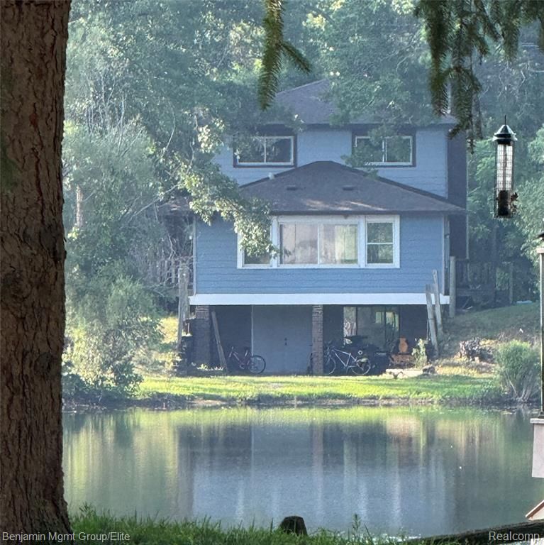 6764 Grand Beach Drive, Brighton, MI 48114