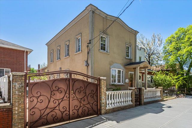 21-09 48th Street, Astoria, NY 11105
