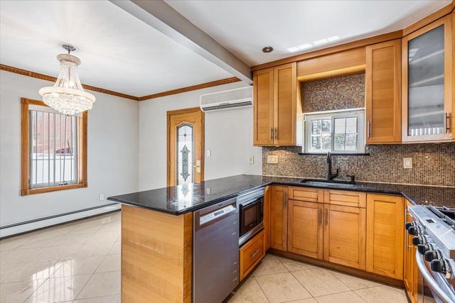 21-09 48th Street, Astoria, NY 11105